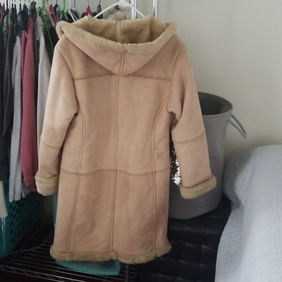 Coat - Picture 2 of 6